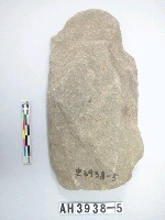 藏品(大型舌刃打製石斧)的圖片